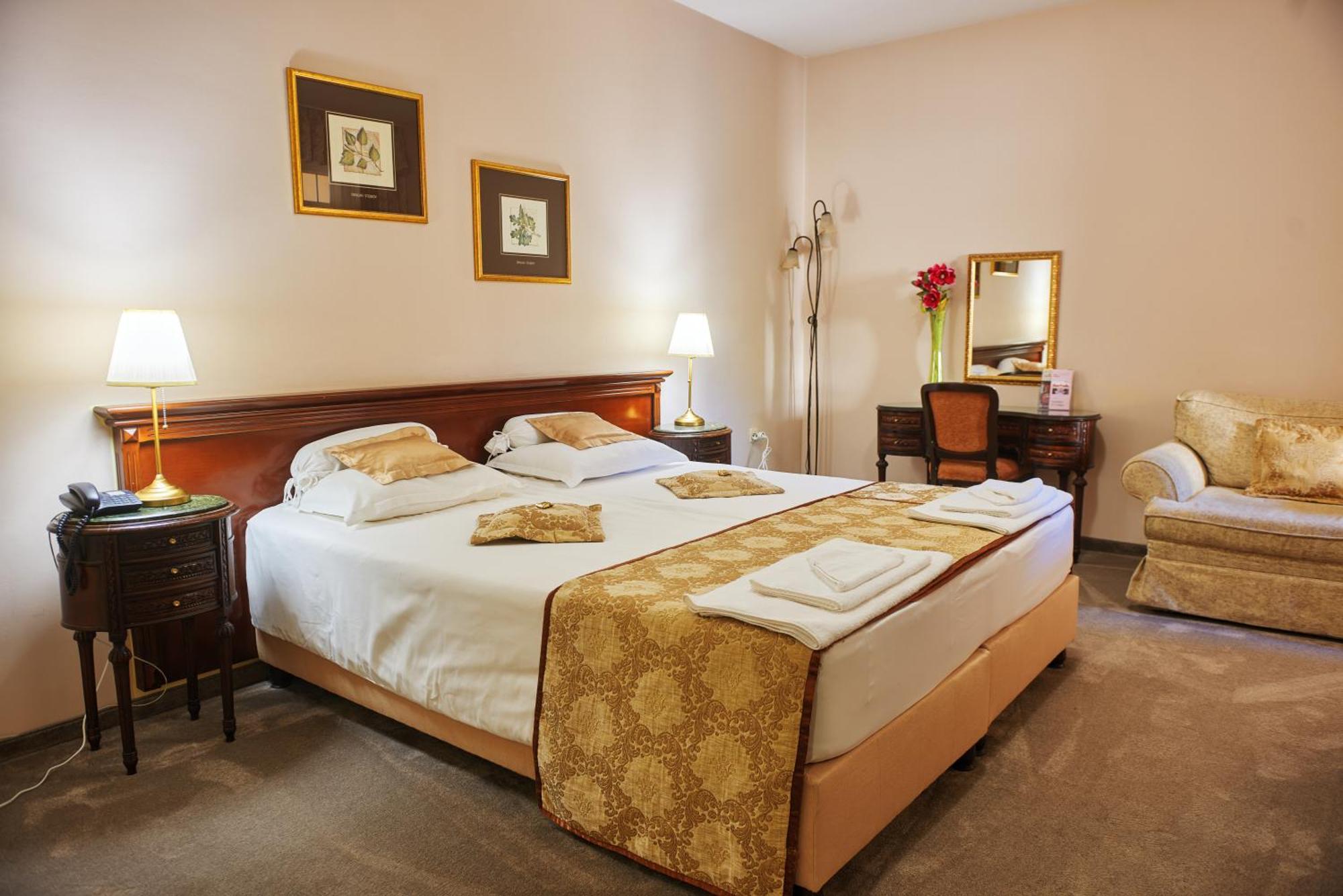 Garni Hotel Andric Sombor Esterno foto