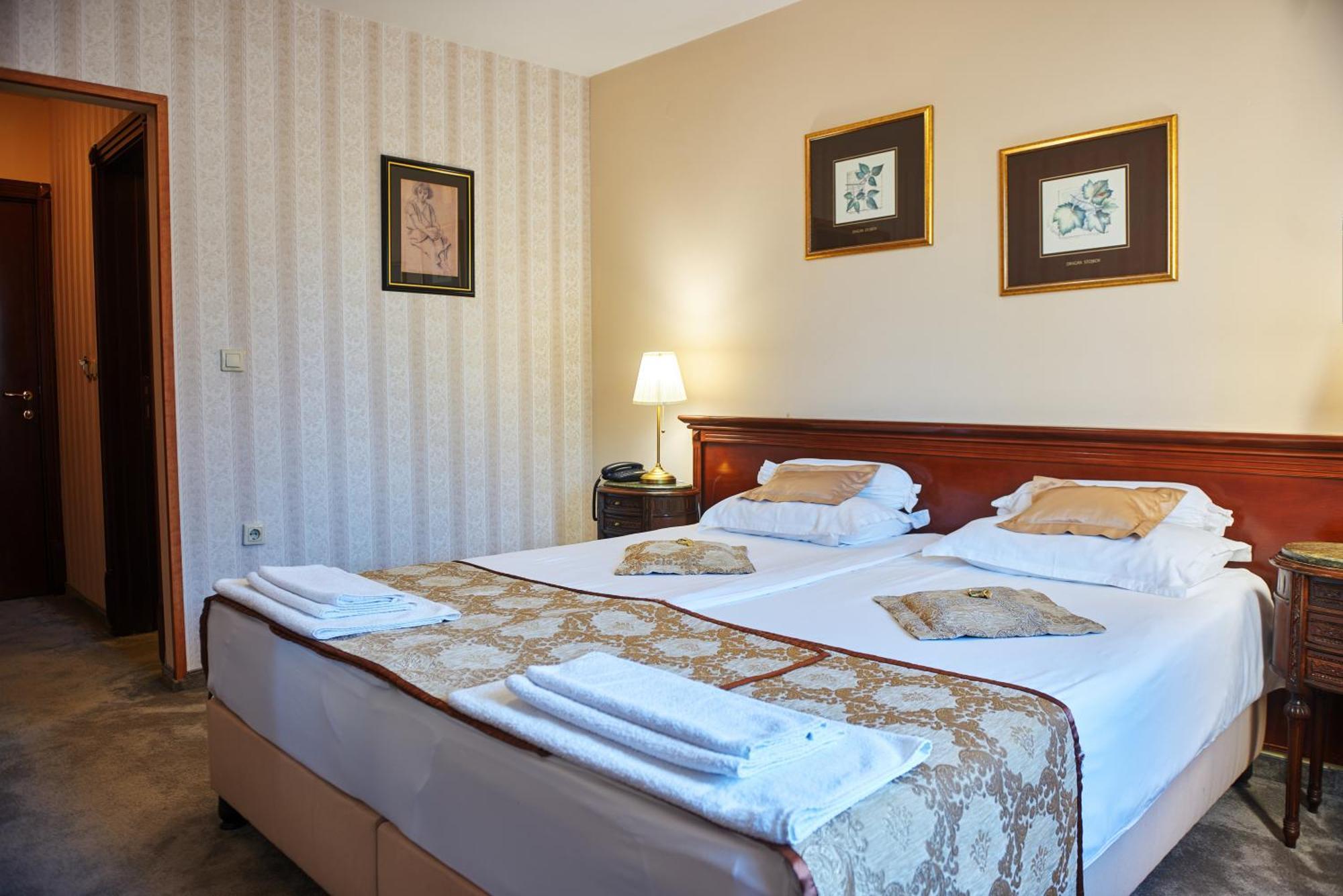 Garni Hotel Andric Sombor Esterno foto